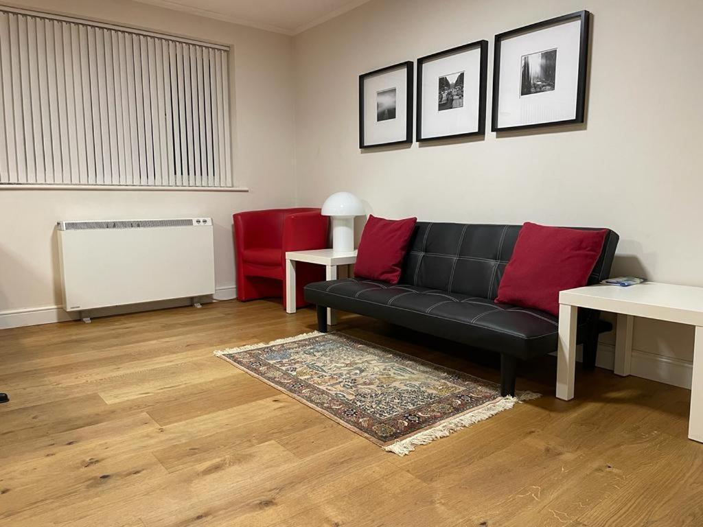 Morden Flat Close To Dlr Station With Free Parking Londýn Exteriér fotografie